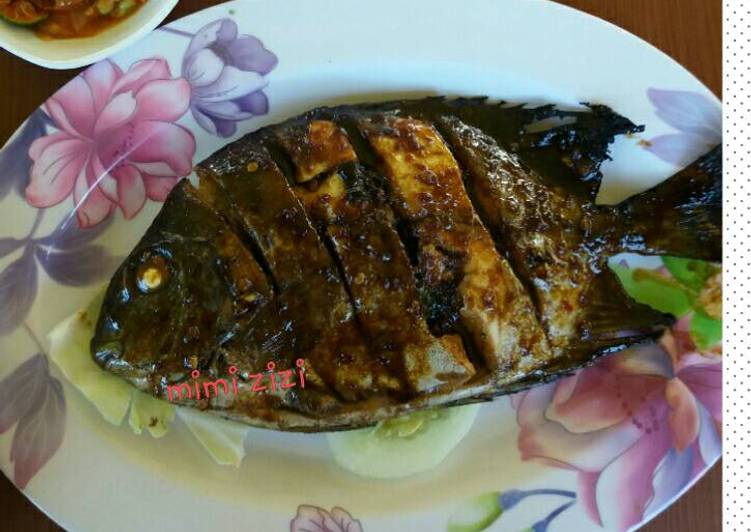 Ikan bakar beronang bumbu saos