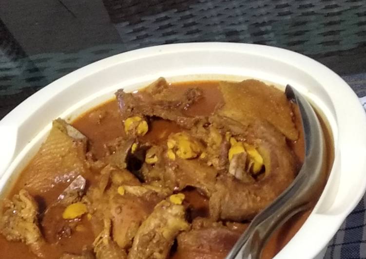 Ayam merah masak gulai medan