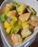 Ensalada de langostinos, aguacate y mango