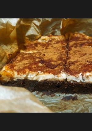 Φωτογραφία της συνταγής Μπράουνις (brownies) με λάδι, γιαούρτι, μέλι & στρώση από φυστικοβούτυρο ✨