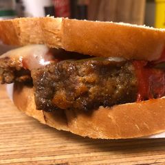A picture of Meatloaf Sandwich.
