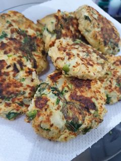 Una foto de Bocaditos de papa y acelga