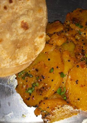 A picture of Sukhe aloo.