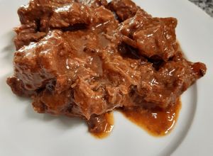 Una foto de Gulash Austrohúngaro