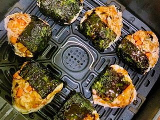 Cơm nắm cá ngừ mayo nướng nckd 🍙
