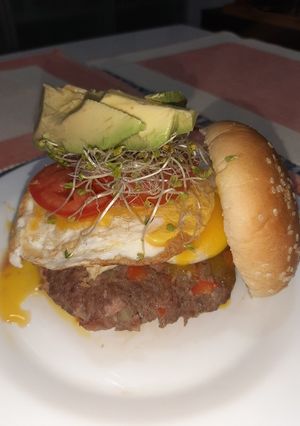 Una foto de Carne de hamburguesa con queso azul
