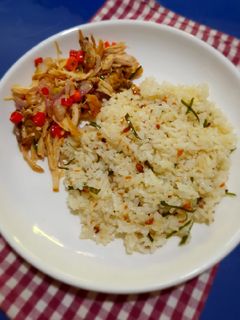 Foto resep Nasi Daun Jeruk Ayam suwir sambel Matah