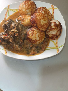 A picture of Waina and groundnut soup.