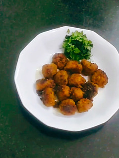 மட்டன் கோலா உருண்டை(MUTTON KOLA URUNDAI KUZHAMBU IN TAMIL) செய்முறை முக்கிய புகைப்படம்