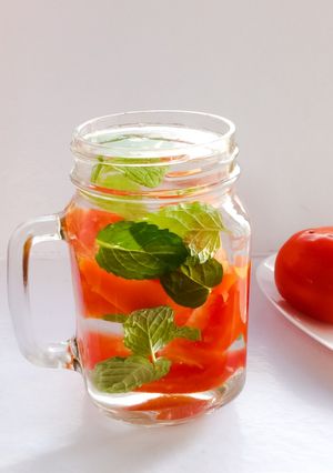 Foto resep Daun Mint Vs Tomat - Infused Water