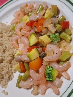 Una foto de Camarones con vegetales