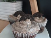 Una foto de relleno de torta oreo