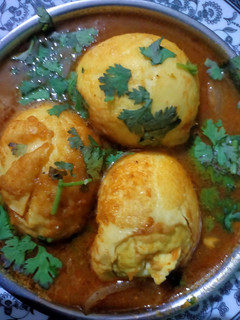 एग करी (Egg curry recipe in hindi) रेसिपी मुख्य फोटो