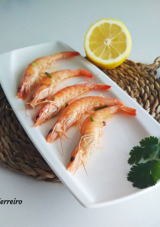 Una foto de Gambas al whisky