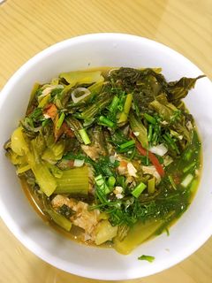 Hình của món Cá chép om dưa.
