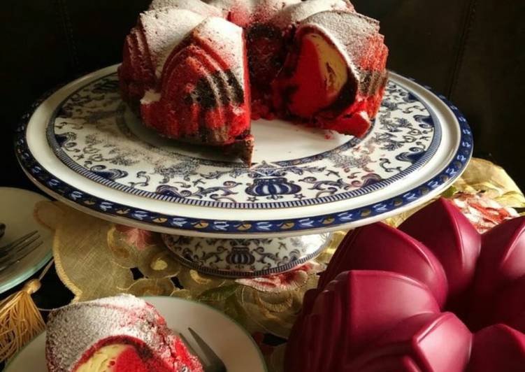 Resep Chocolate &amp; Red Velvet Marble Pound Cake kreasi untuk Loyang WALFOS Premium Silicone yang Harus Anda Coba