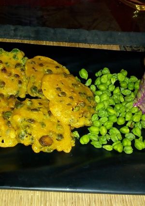 A picture of Green gram fritters.