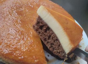 Una foto de Chocoflan a baño María