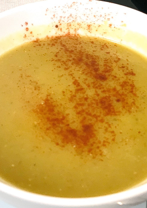Una foto de Crema de guisantes secos (بيصارة جلبانة)#agua