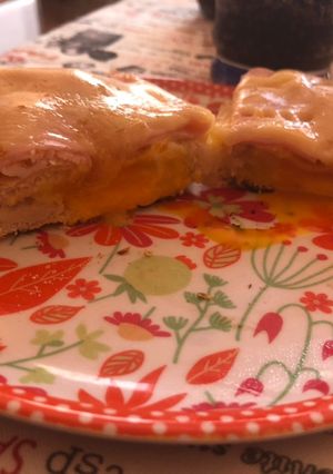Una foto de Sándwich criollo de huevo frito