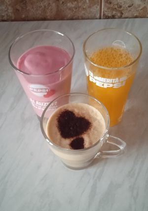 O poză a rețetei Băuturi Americane: Smoothie de Zmeură, Juice de Portocale, Cafea cu Lapte Dolce Gusto.