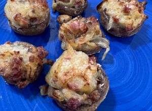 Una foto de Champis rellenos de jamón y queso en AirFryer