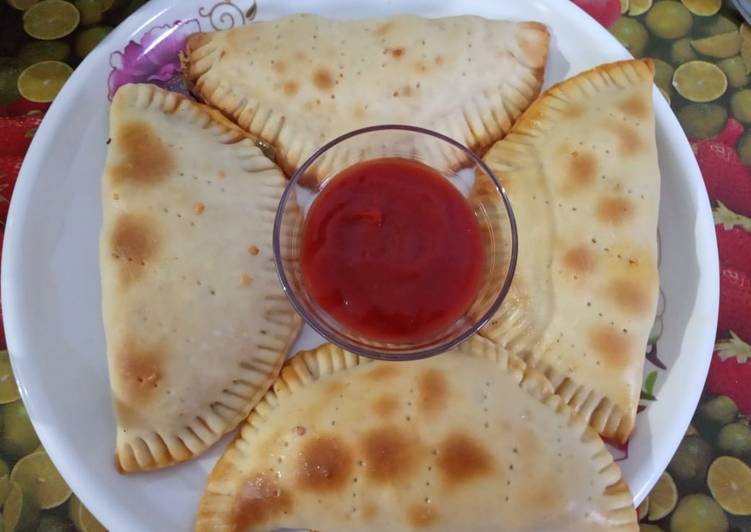 Recipe of Italian Veg Calzone in 12 Minutes for Family