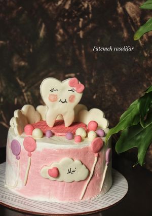 عکسی از دستور تزیین کیک اسفنجی