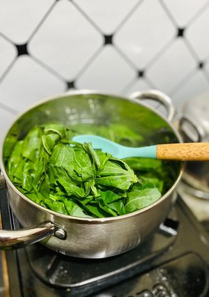 Foto resep Daun Singkong Rebus (Tips)