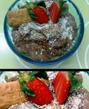 Κρέμα σεράνο με μπισκότα και φράουλες