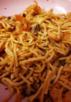 Une photo de Spaghettis 🍝 aux champignons crevettes 🍤