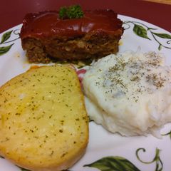 A picture of Lee's Homestyle Meatloaf.