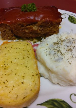 A picture of Lee's Homestyle Meatloaf.