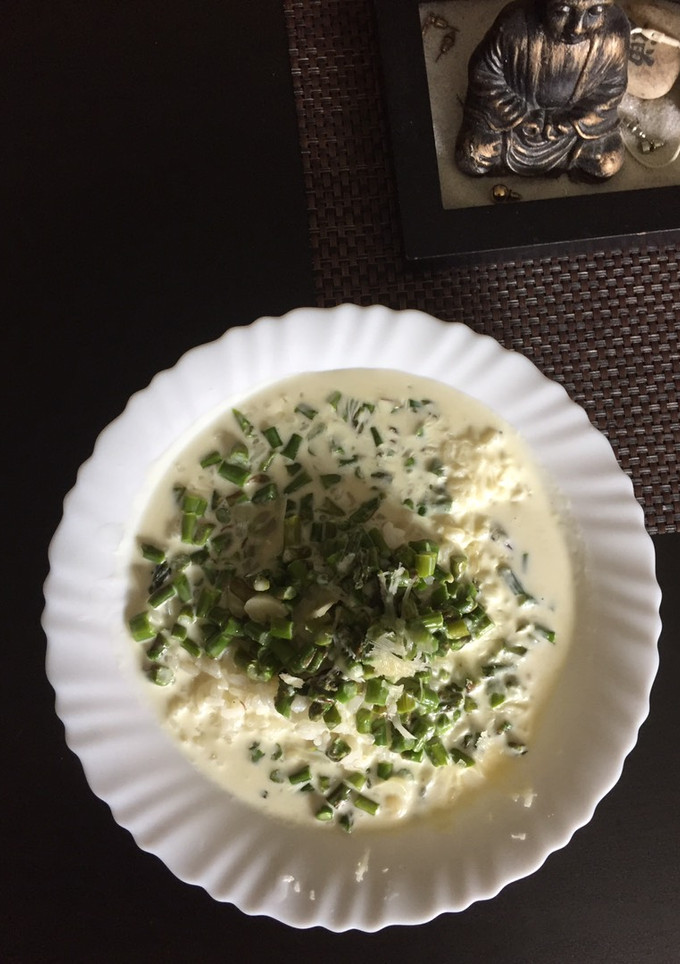 Una foto de Risotto con espárragos y nata