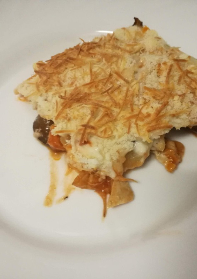 Una foto de Pastel de berenjenas y pollo