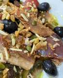 Ensalada de tomate con mojama, sardinas y frut@s sec@s
