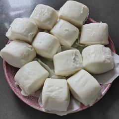 A picture of Pao.