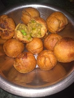 आलू की मसाला बाटी (Aloo ki masala bati recipe in Hindi) रेसिपी मुख्य फोटो