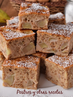 Una foto de Cuadrados de pera con nueces y miel