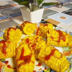 A picture of Boiled Corn Cobes.