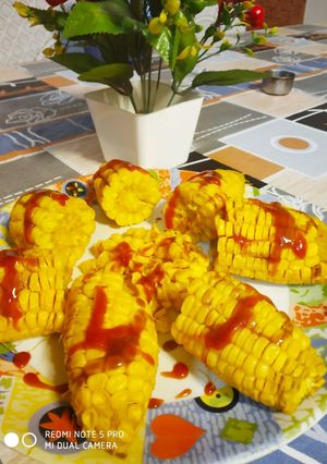 A picture of Boiled Corn Cobes.