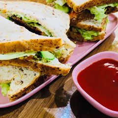 A picture of Veggie Garden Vegan Sandwich.