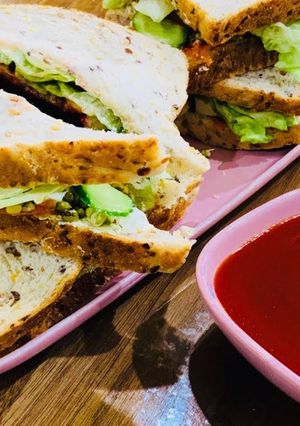 A picture of Veggie Garden Vegan Sandwich.
