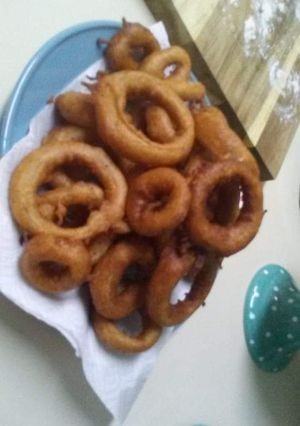 A picture of Homemade fried onion rings.