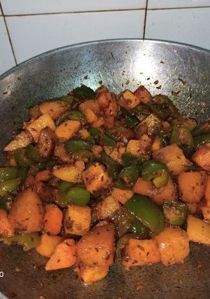 A picture of Aloo Capsicum.