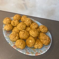 A picture of Vegan orange cookies 🍊.