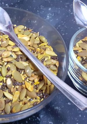 A picture of 5 Multiseeds Mukhwas.