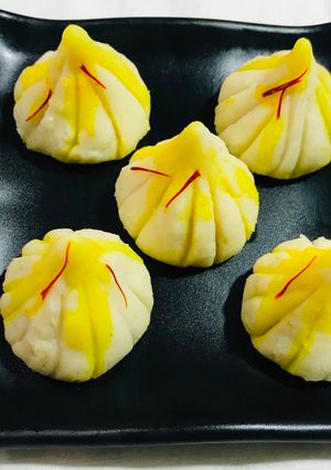 मोदक (Modak recipe in hindi) रेसिपी मुख्य फोटो