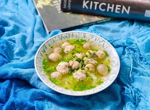 Hình của món Canh Dưa Hấu Non Nấu Giò Sống Nấm Rơm.