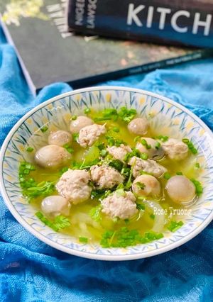 Hình của món Canh Dưa Hấu Non Nấu Giò Sống Nấm Rơm.